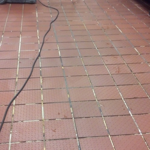 Ceramic (tile and grout) before service