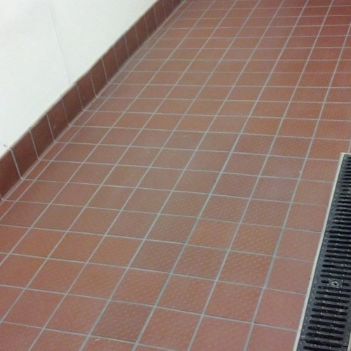 Ceramic (tile and grout) after service
