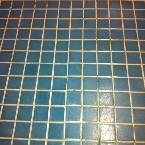 Ceramic (tile and grout) before service